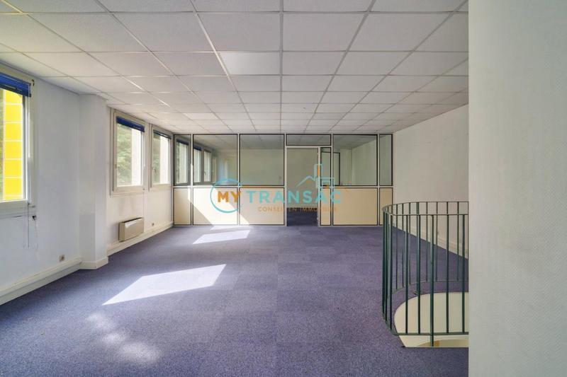 Local d'activité / Entrepôt - 385 m²