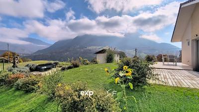 Maison - 94 m² - 4 pièces