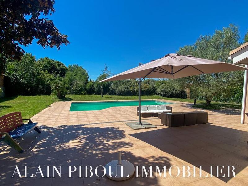 Maison - 200 m² - 6 pièces