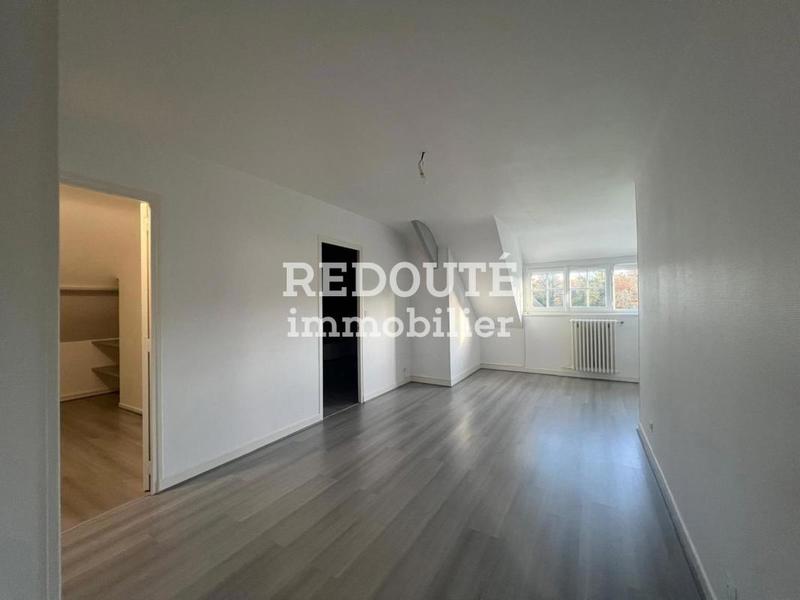 Maison - 210 m² - 10 pièces