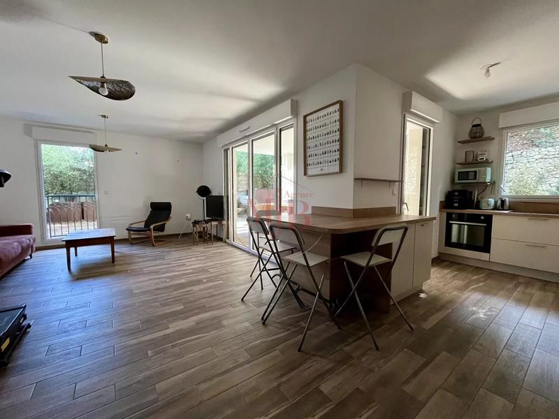 Appartement - 76 m² - 3 pièces