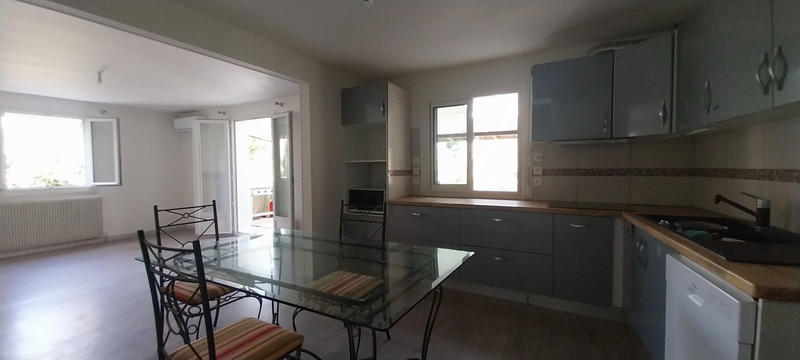 Immeuble - 218 m² - 8 pièces