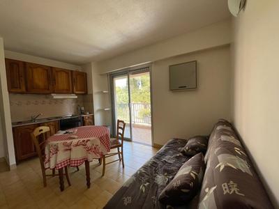 Studio - 28 m² - 2 pièces