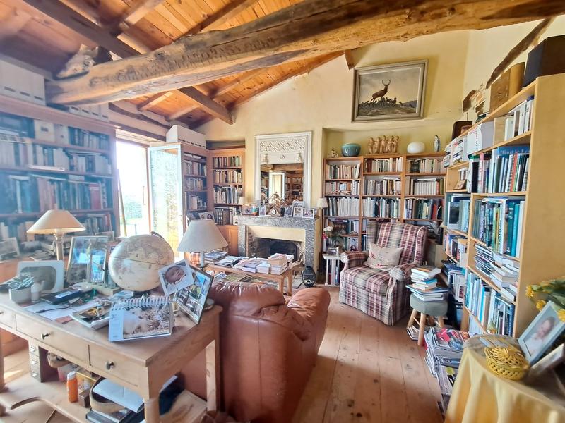 Maison - 246 m² - 6 pièces