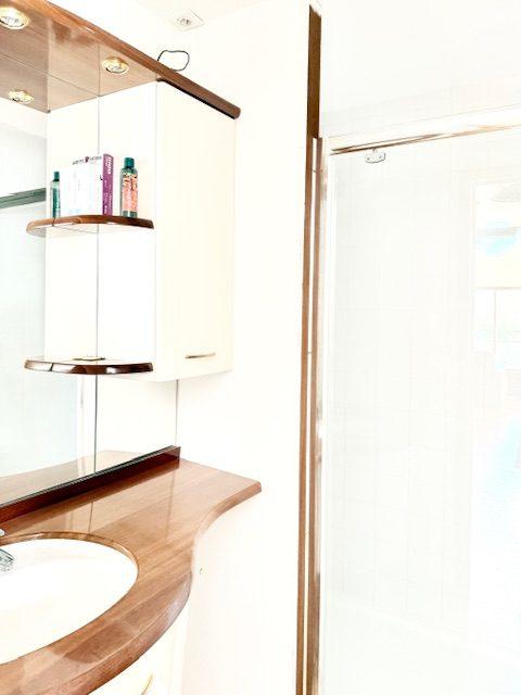 Maison - 260 m² - 9 pièces