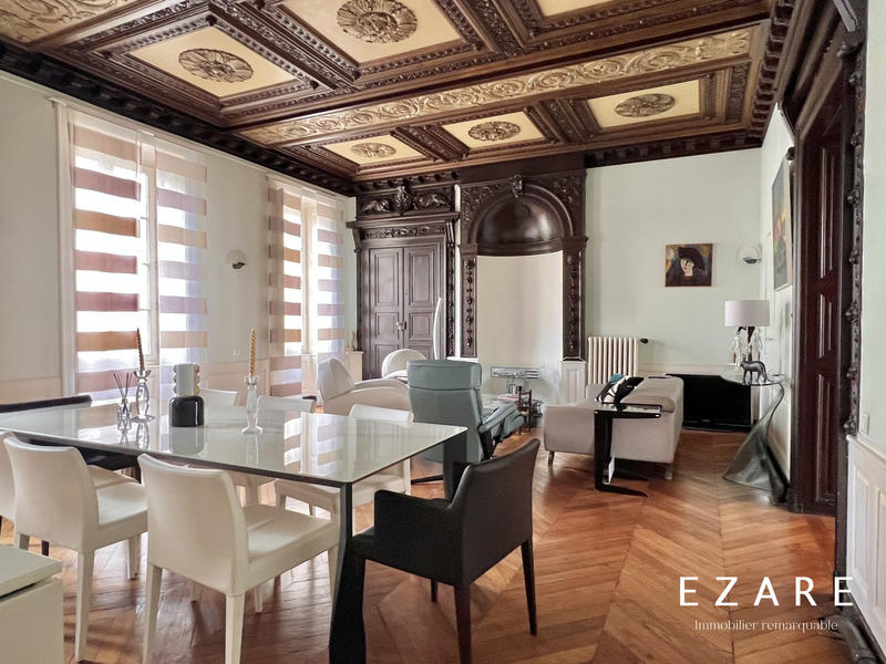 Appartement - 232 m² - 7 pièces