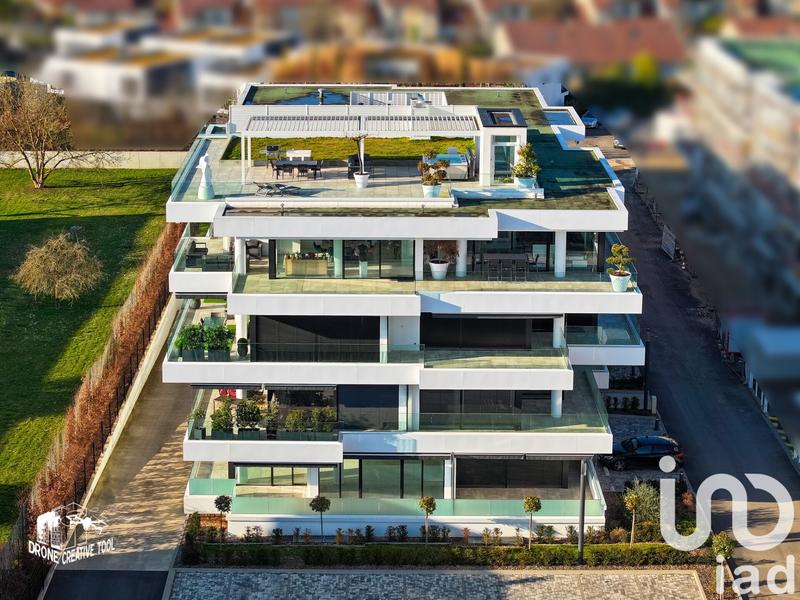 Appartement - 222 m² - 8 pièces