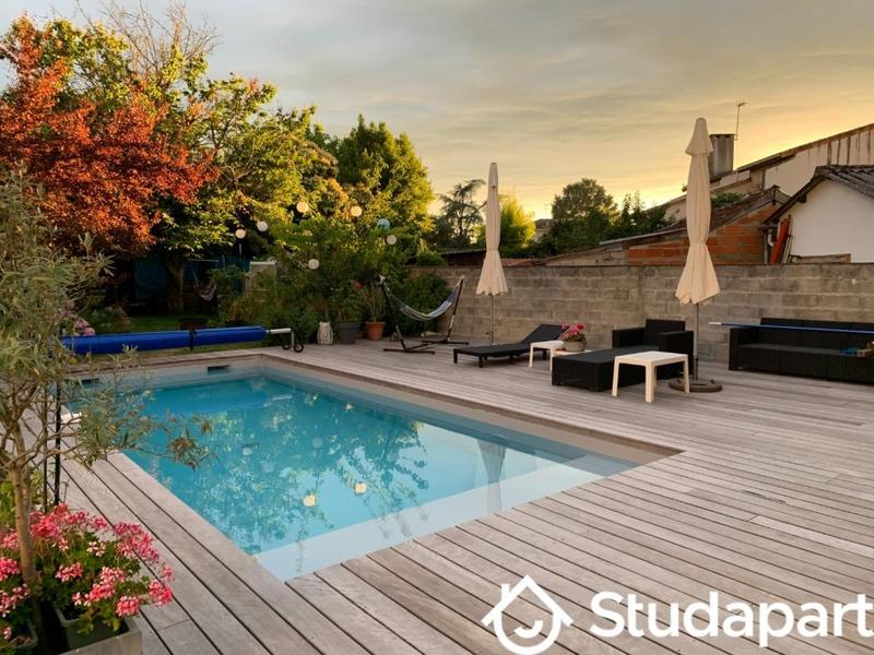 Chambre - 9 m² - 1 pièce