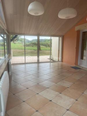 Maison traditionnelle - 164 m² - 6 pièces