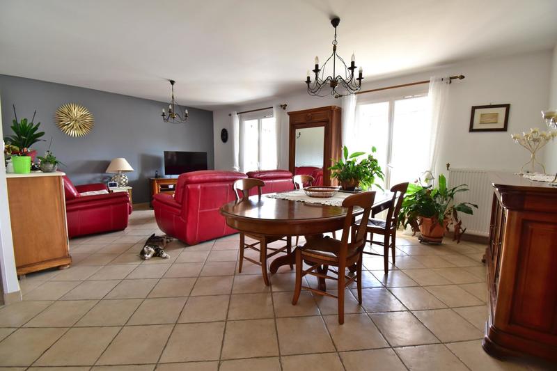 Maison - 104 m² - 4 pièces