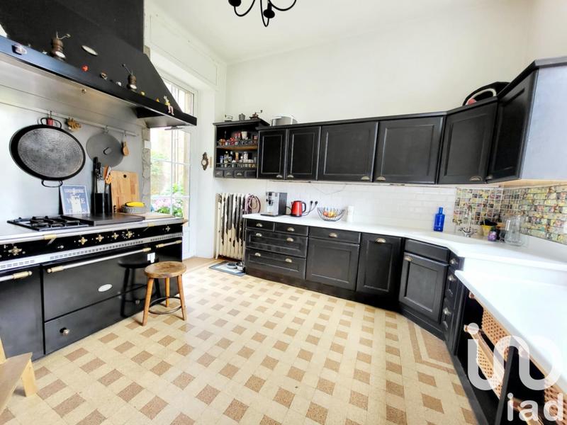 Maison - 210 m² - 10 pièces