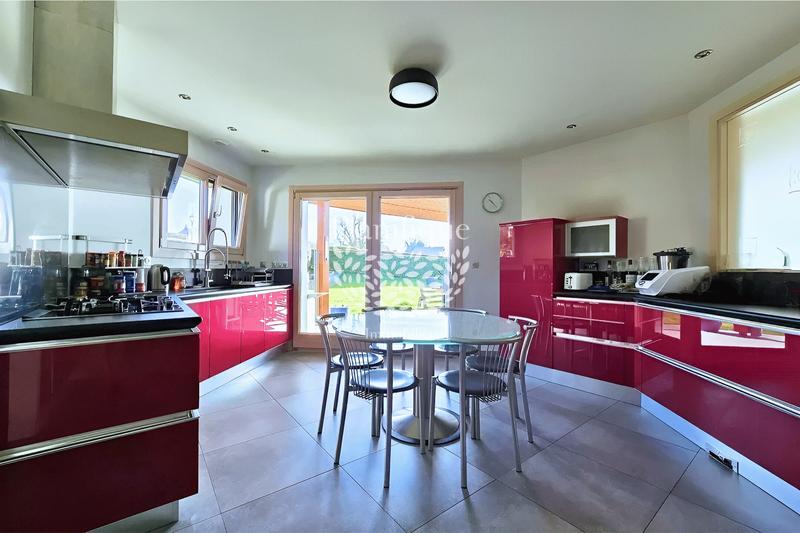 Maison - 299 m² - 7 pièces