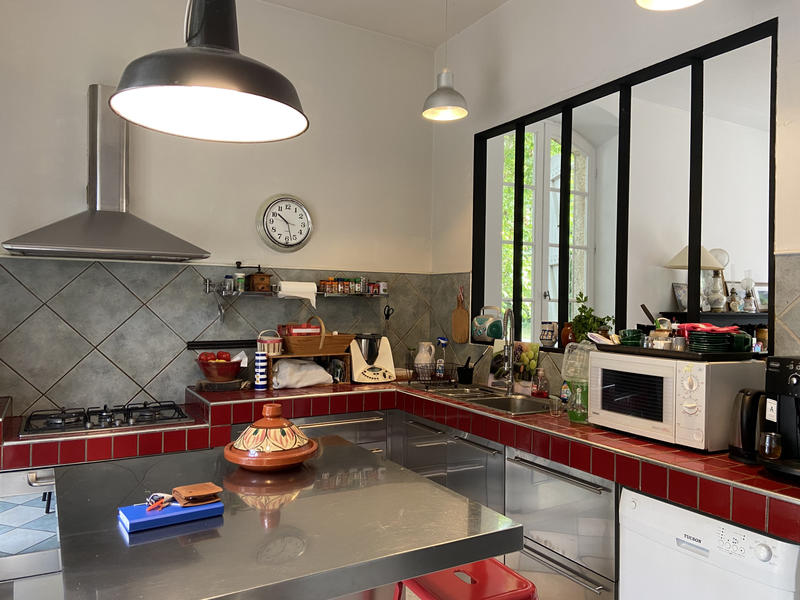 Maison - 370 m² - 12 pièces