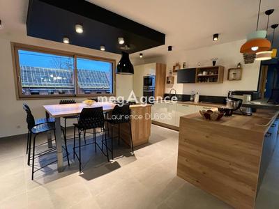 Maison - 200 m² - 5 pièces