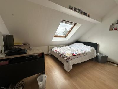 Appartement - 80 m² - 5 pièces
