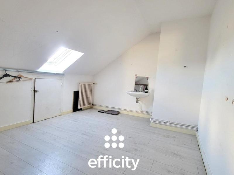 Maison - 186 m² - 8 pièces