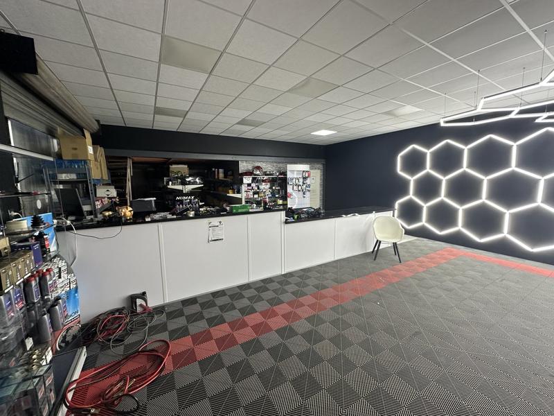 Fonds de commerce - 1 100 m²