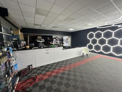 Fonds de commerce - 1 100 m²