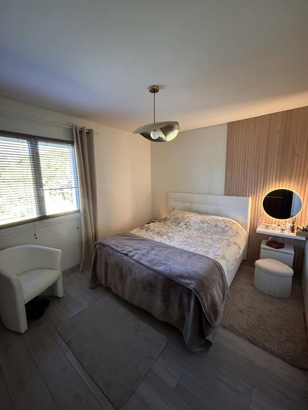 Maison - 162 m² - 8 pièces