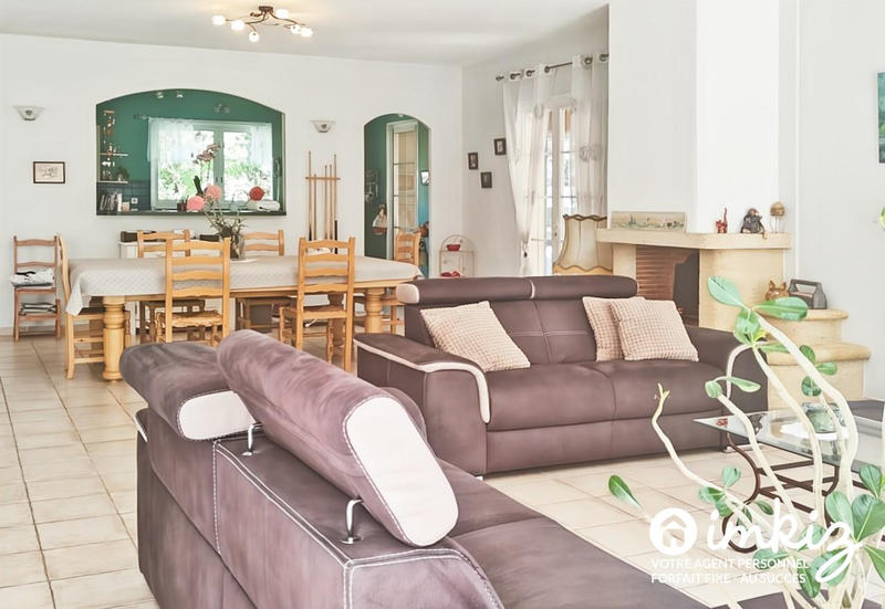 Maison - 315 m² - 10 pièces