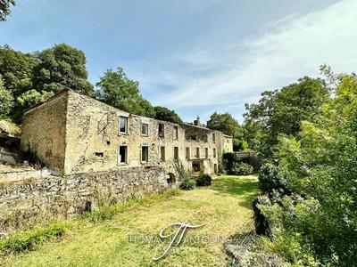 Maison - 410 m² - 10 pièces