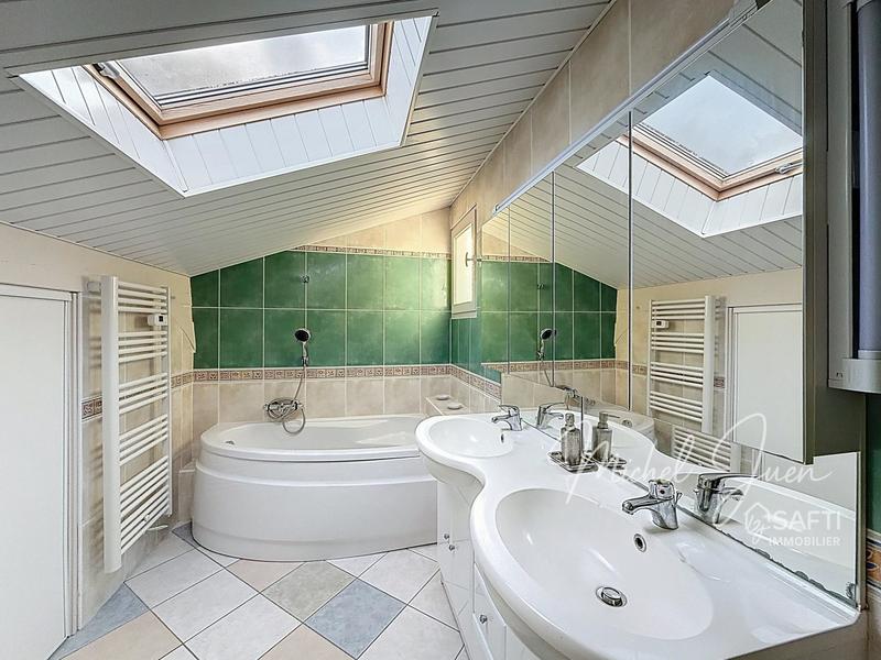 Maison - 140 m² - 5 pièces