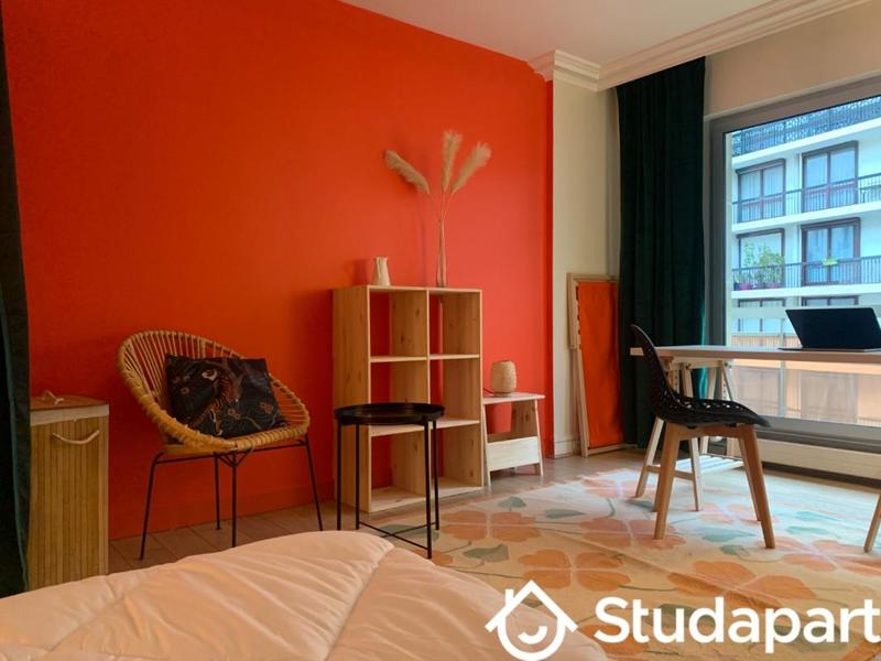 Chambre - 13 m² - 1 pièce