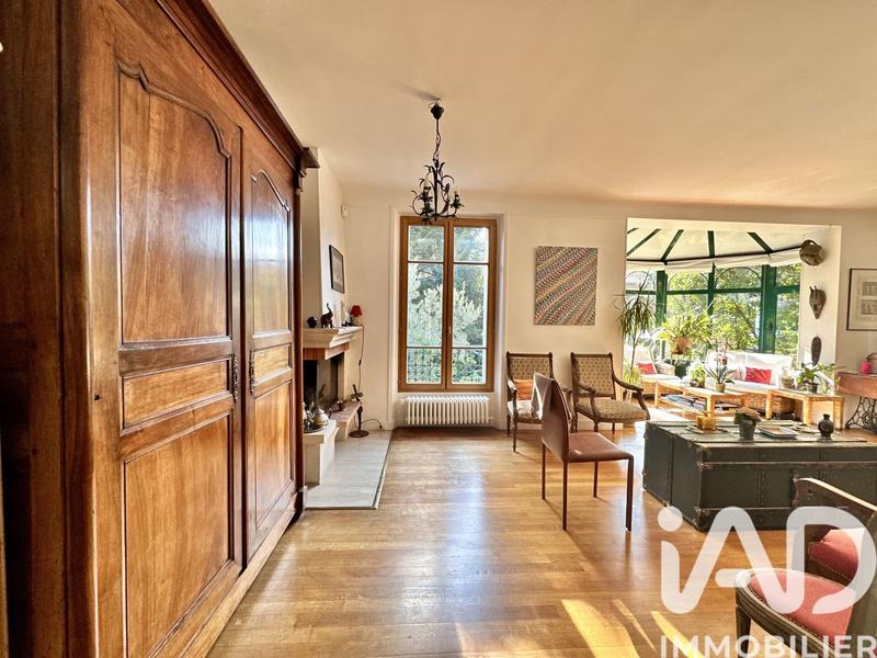 Maison - 212 m² - 10 pièces