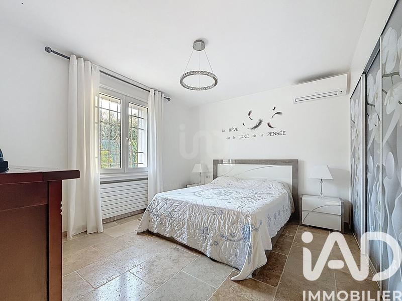 Maison - 251 m² - 7 pièces