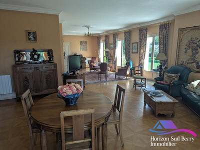 Maison - 220 m² - 5 pièces