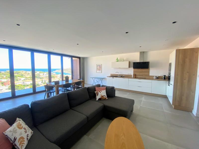 Maison contemporaine - 252 m² - 9 pièces