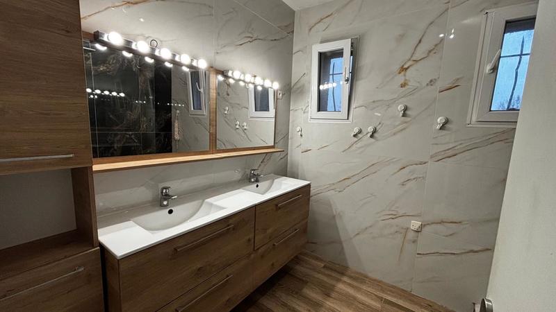 Maison - 180 m² - 7 pièces