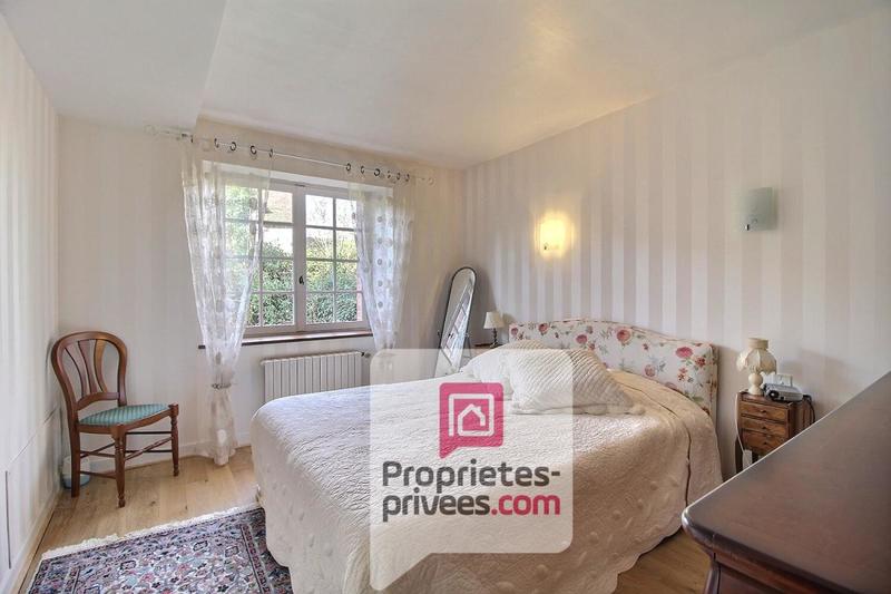 Maison - 210 m² - 8 pièces