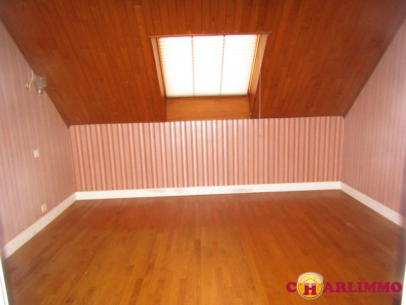 Maison traditionnelle - 162 m² - 6 pièces