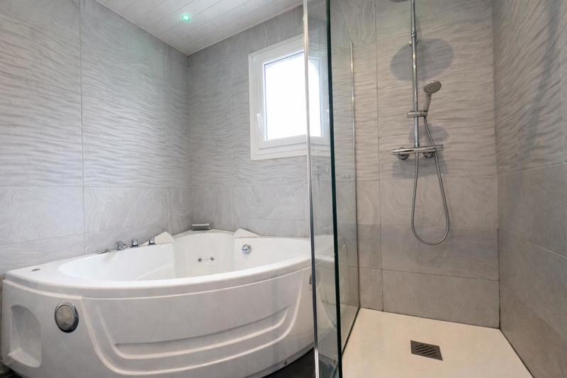 Maison - 106 m² - 7 pièces