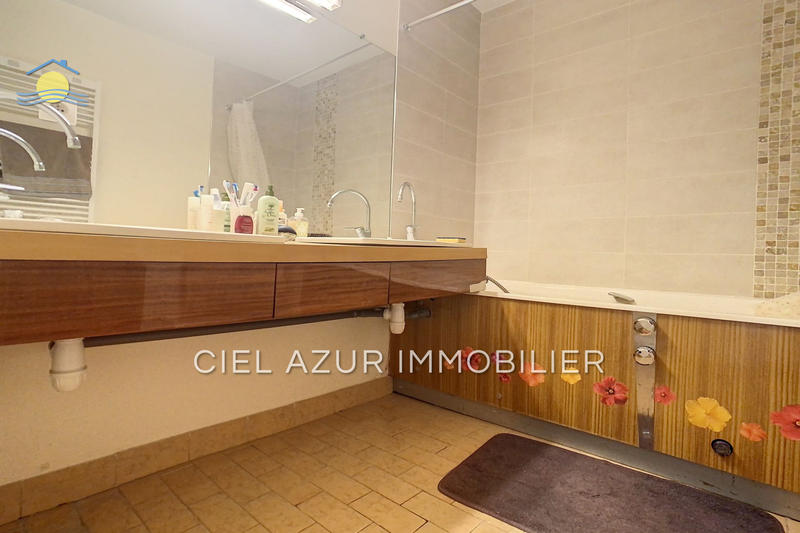 Appartement - 93 m² - 3 pièces