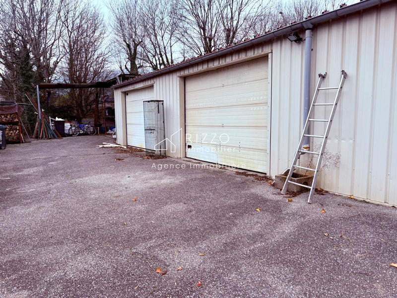 Entrepôt - 356 m² - 6 pièces