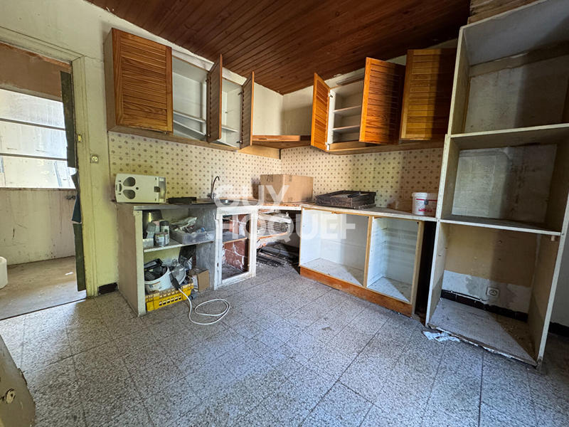 Maison - 250 m² - 7 pièces