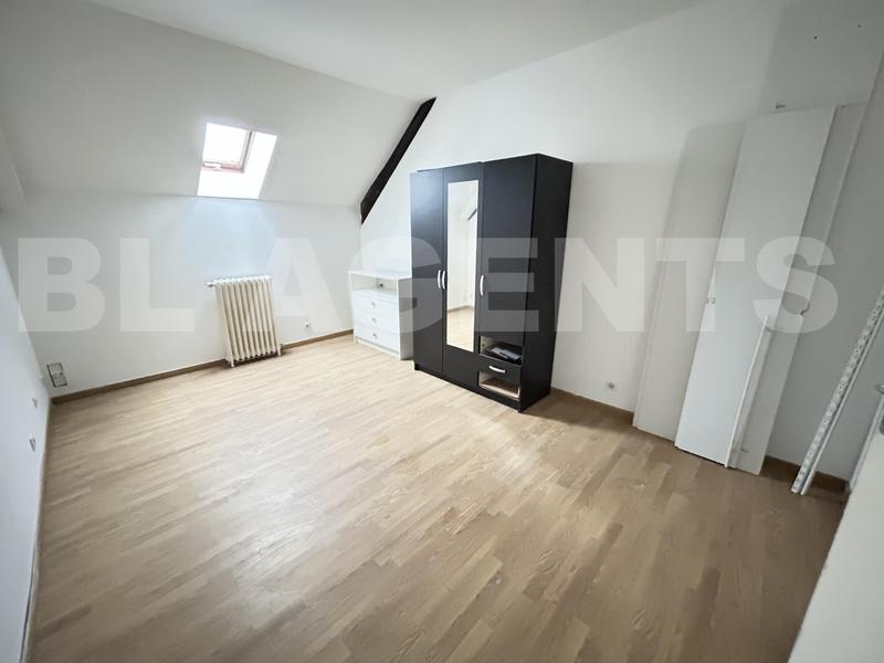 Maison - 250 m² - 8 pièces