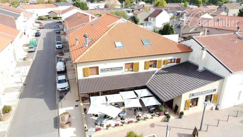 Immeuble mixte - 420 m² - 10 pièces