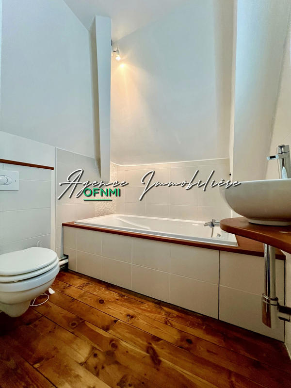 Propriété - 224 m² - 7 pièces