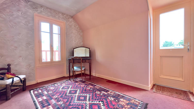 Maison - 229 m² - 10 pièces