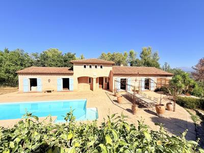 Villa - 153 m² - 6 pièces