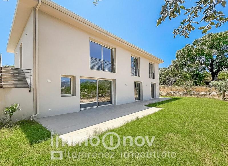 Maison d'architecte - 220 m² - 8 pièces