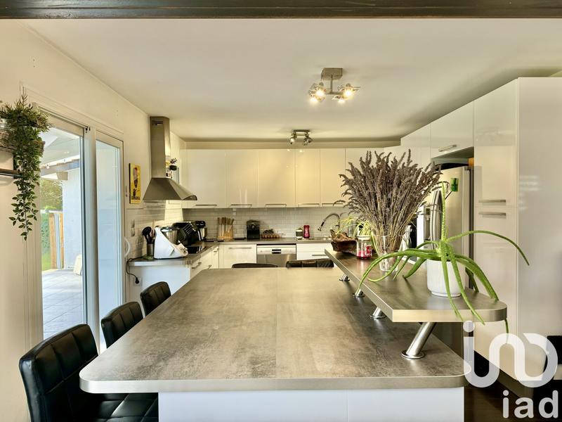 Maison - 250 m² - 9 pièces