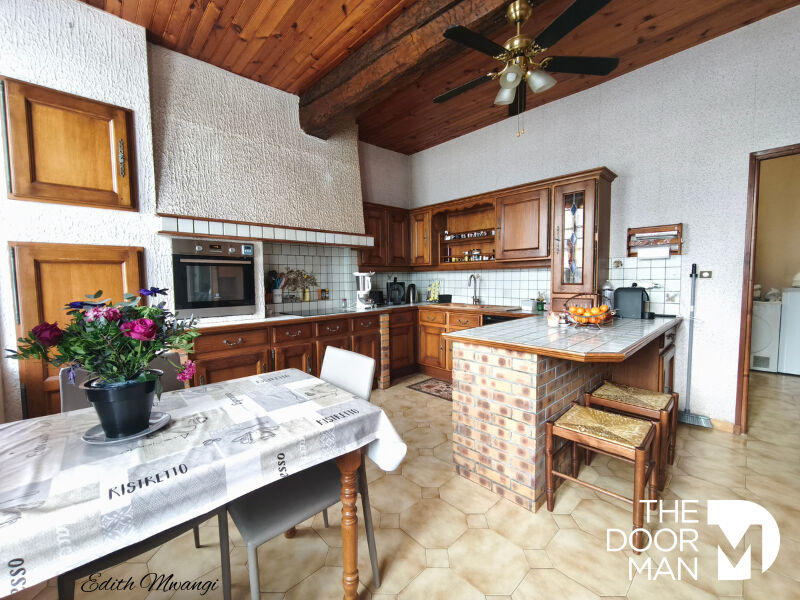 Maison - 195 m² - 6 pièces