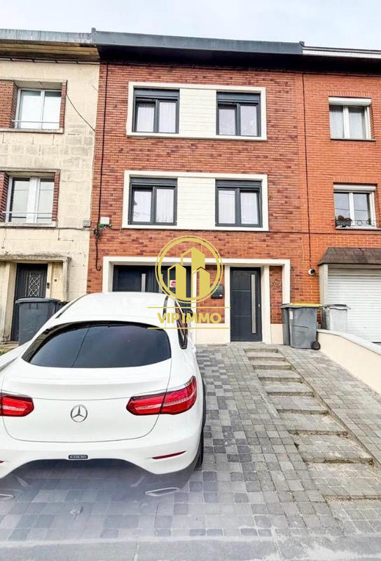 Maison - 90 m² - 7 pièces