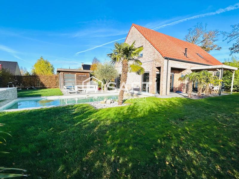 Maison - 166 m² - 9 pièces