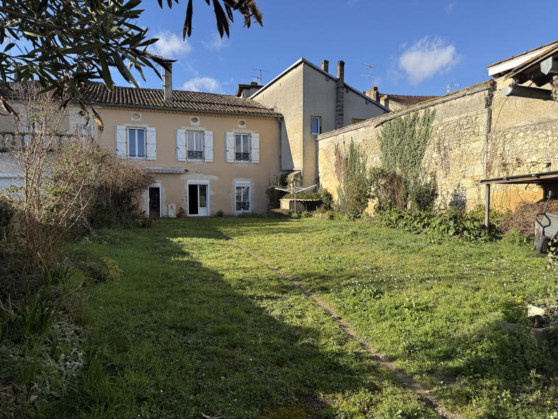 Maison de village - 230 m² - 8 pièces
