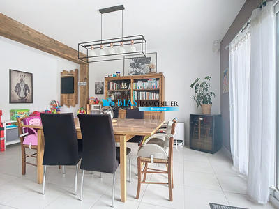 Maison traditionnelle - 195 m² - 8 pièces